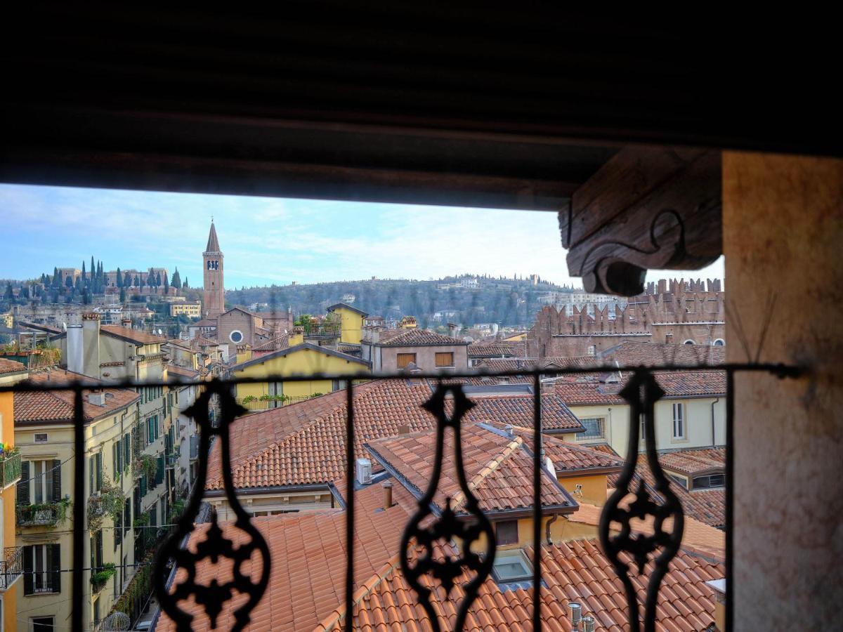 Apartmentsarena - Residenza Degli Scaligeri - Piazza Erbe Vérone Extérieur photo