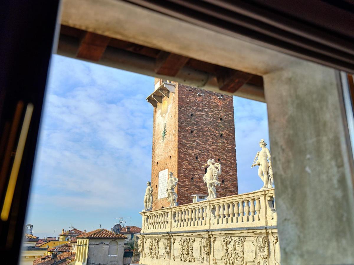 Apartmentsarena - Residenza Degli Scaligeri - Piazza Erbe Vérone Extérieur photo