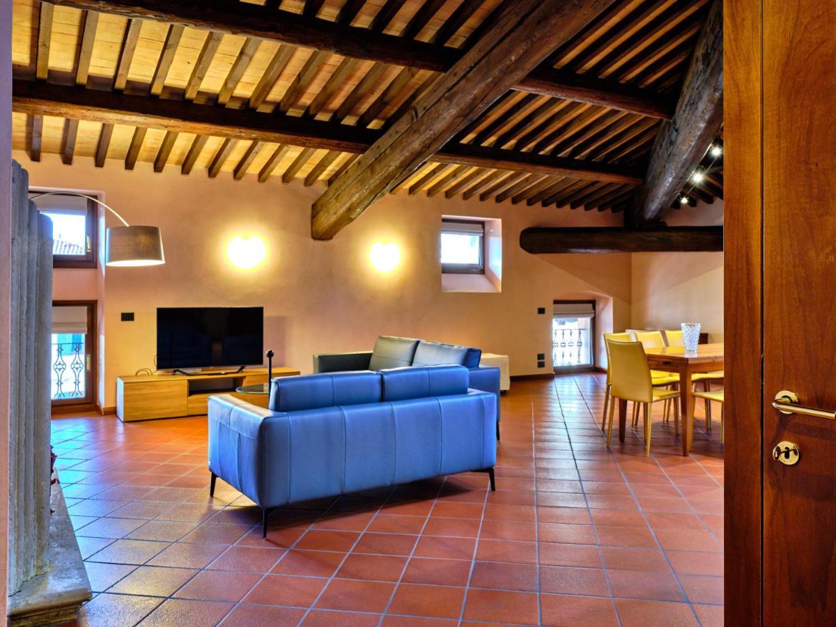 Apartmentsarena - Residenza Degli Scaligeri - Piazza Erbe Vérone Extérieur photo