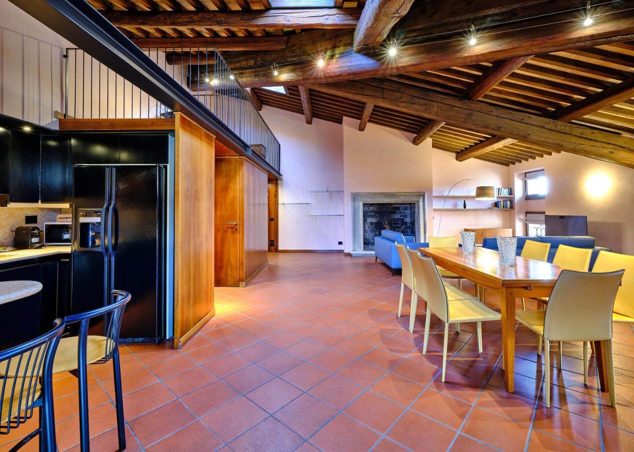 Apartmentsarena - Residenza Degli Scaligeri - Piazza Erbe Vérone Extérieur photo