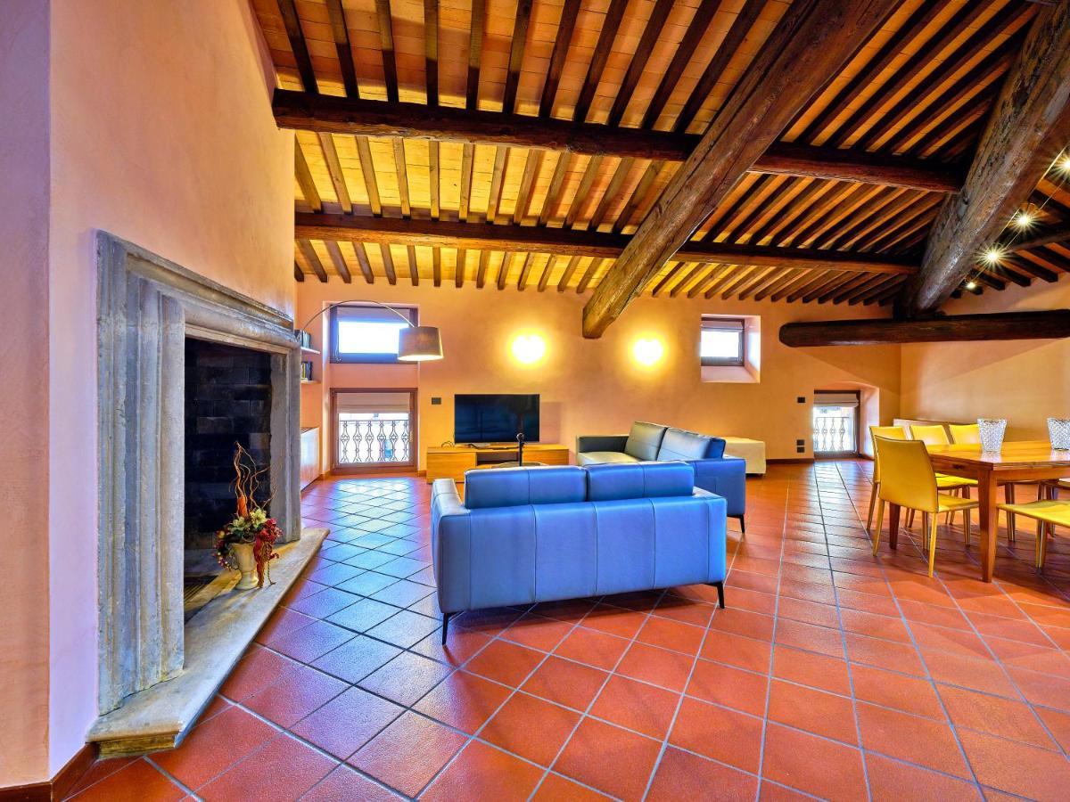 Apartmentsarena - Residenza Degli Scaligeri - Piazza Erbe Vérone Extérieur photo