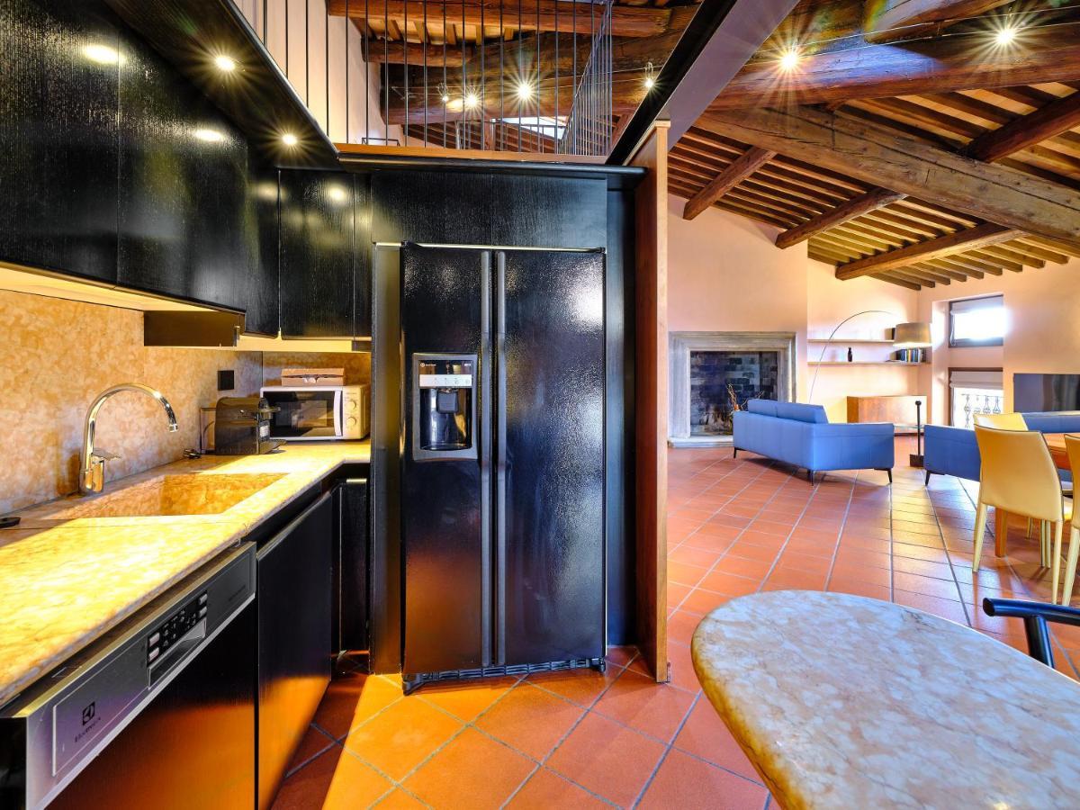 Apartmentsarena - Residenza Degli Scaligeri - Piazza Erbe Vérone Extérieur photo