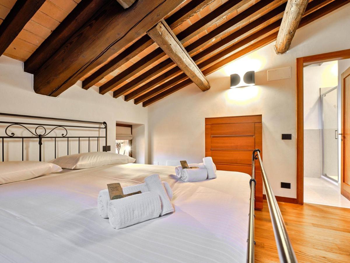 Apartmentsarena - Residenza Degli Scaligeri - Piazza Erbe Vérone Extérieur photo