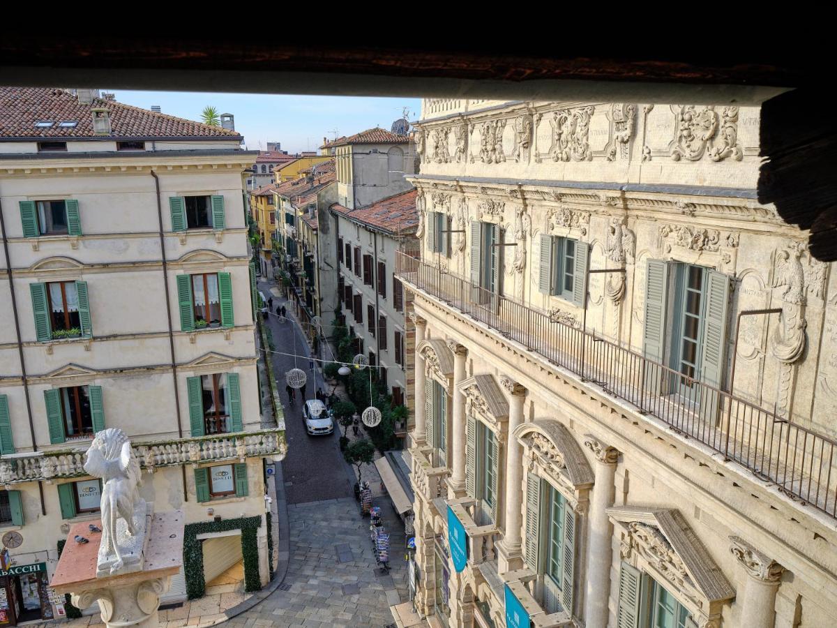 Apartmentsarena - Residenza Degli Scaligeri - Piazza Erbe Vérone Extérieur photo